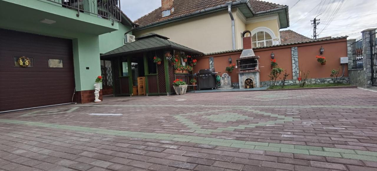 Hotel Casa Cizi Călimăneşti Exterior foto